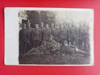 Skupinska vojaška fotografija s harmoniko,1.vojna