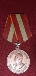 WW2 STALIN MEDALJA  ZA  ZMAGO NAD NEMČIJO VARIANTA Z SRPOM IN KLADIVOM