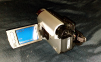 Prodam rabljeno kamero Sony Handycam DCR-HC53E