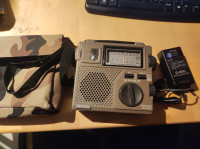 Mini prenosni radio Novo Ogromen doseg