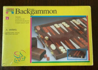 Nov, neodprt Backgammon komplet - prestižna izvedba