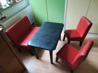 Otroška miza, dvosed in dva stola