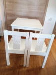 Otroška mizica s stolčkoma Ikea