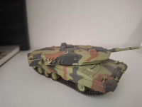 Kovinski model maketa oklepnik tank Leopard 2