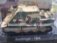 Kovinski model maketa oklepnik tank Sturmtiger tiger