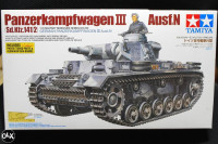 Maketa tank Panzer III Ausf.N 1/35 1:35 Oklepnik + figurica
