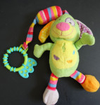 Igračka, ki se lahko obesi na voziček ali posteljico