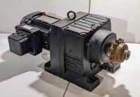 Elektromotor z reduktorjem 0,55kW, 1380/13 obr/min, 405Nm, SEW