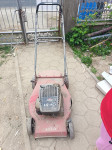 Motorna bencinska kosilnica