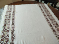 Prt ali nadprt s strojno vezenino, vel. 81x85 cm