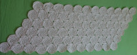Prt nestandardne oblike, ročno delo, daljši stranici 84 cm
