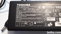 Napajalnik Toshiba