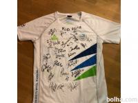 Majica s podpisi slovenskih športnikov na OI RIO 2016