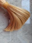 PRODAM NARAVNE ODSTRIŽENE LASE V VEČ ODTENKIH BLOND BARVE