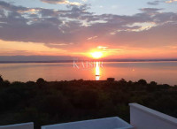 Apartma s panoramskim pogledom na morje, 100 metrov od plaže, otok Ugl