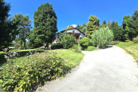 ATRIJSKA HIŠA Z VRTOM V OREŠJU