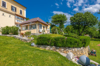 Bribir – Kakovostna hiša z veliko parcelo in pogledom na morje