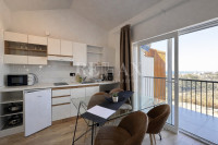 Crikvenica - 4 apartmaji v novogradnji z razgledom, bazenom