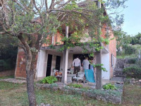 Dvonadstropna hiša, 100 m², parcela 270 m², 900 m do morja