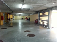 Garaža, Obalno-kraška, Koper, Dolinska cesta pri Mercatorju