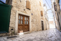 Hiša Grad, Šibenik, 150m2