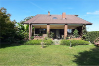 Hiša na mirni lokaciji z čudovitim okrasnim vrtom