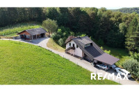 Hiša s pomožnim objektom