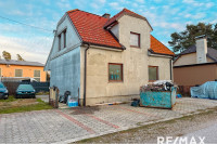 Hiša z možnostjo dvostanovanjske ureditve v Miklavžu