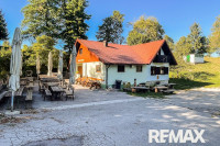 Idilična lovska koča na Toškem Čelu