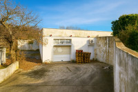 Industrijska hala 340m2 + veliko zemljišče v Pazinu. Idealno za skladi