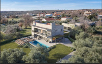 Istra, Išići – Zazidljivo zemljišče s projektom vile in pogledom na mo