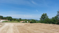 Istra, Motovun-atraktivno zemljišče, pogled na Motovun