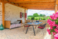 Istra, območje Žminja, dve kamniti hiši