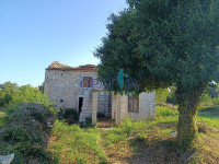 Istrska kamnita hiša s potencialom v Juršićih/Puli