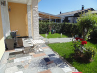 ATRIJSKA VRSTNA HIŠA NA SONČNI PARCELI, Tezno, 94.40 m2