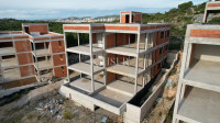 Luksuzno stanovanje v pritličju (Apartma 1) s prostornim zasebnim vrto