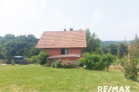 "Manjša hiša v mirnem okolju Radencev"