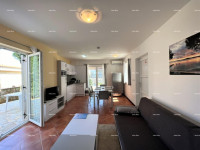 MEDULIN, POŠESI, STAN 73,54 m² S VRTOM, 150 m OD MORA