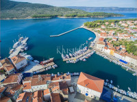 Mesto Cres (Melin) – Gradbeno zemljišče na odlični lokaciji v bližini