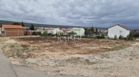 Mesto Obrova, Gornji Karin - zazidljivo zemljišče 400m od morja
