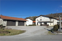 NAPRODAJ - dvostanovanjska hiša ILIRSKA BISTRICA