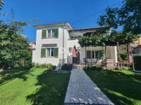 OPATIJA, MATULJI - družinska hiša s čudovitim vrtom nad centrom Opatij