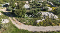 OTOK KRK, MESTO KRK - Zemljišče s pogledom na morje 758m2 - PRILOŽNOST