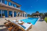 OTOK UGLJAN - Čudovita kamnita vila z bazenom