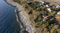 Otok Vele Srakane – Edinstvena kamnita ruševina v 1. vrsti do morja s