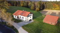 PONIKVA, 1000m2- prodaja, hiša samostojna (250m2)+ poslopje