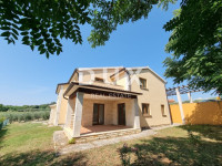 Poreč, Kaštelir, pol samostojna hiša, 121 m2, nedokončana, pogled na m