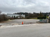 Poslovni prostor / plato Unec, 2000 m2