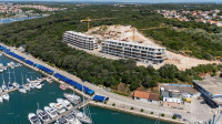 Prodaja modernih stanov v ekskluzivni stavbi s pogledom na marino, Pul