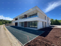 Prodaja - Stan v gradnji z vrtom in parkirnim mestom,